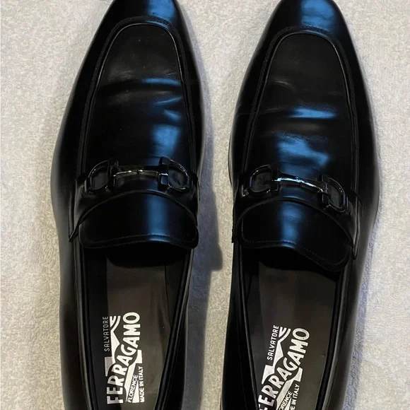 Salvatore Ferragamo | Shoes | Salvatore Ferragamo Classic  display picture 3